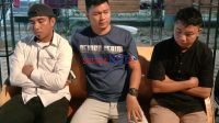 Sebelah Kiri, Ketua Umum TAMALAKI (Alfian Anas). Tengah Ketua Umum Poros Muda (Jefri). Kanan Pendiri GMKM (Aliyadin Koteo)