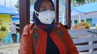 Kepala PKM Rarowatu, Hasniwati, SKM