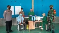 Karyawan PT. PLM saat dilakukan vaksin covid-19