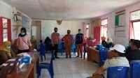 Kepala PKM Mataoleo, Ihram, S.KM (Kanan)