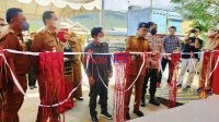 Bupati Bombana, H. Tafdil saat meresmikan Gedung PSC 119
