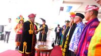 PJ. Bupati Bombana H. Burhanuddin saat melantik Pengurus KKB-B
