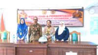 Kepala Seksi Peserta Didik dan Pembangunan Karakter Bidang Pembinaan PAUD dan PNF, Megawati, S.Si., MM (Kiri) saat Sosialisasi dan Pembentukan Tim Gerkopase 15+