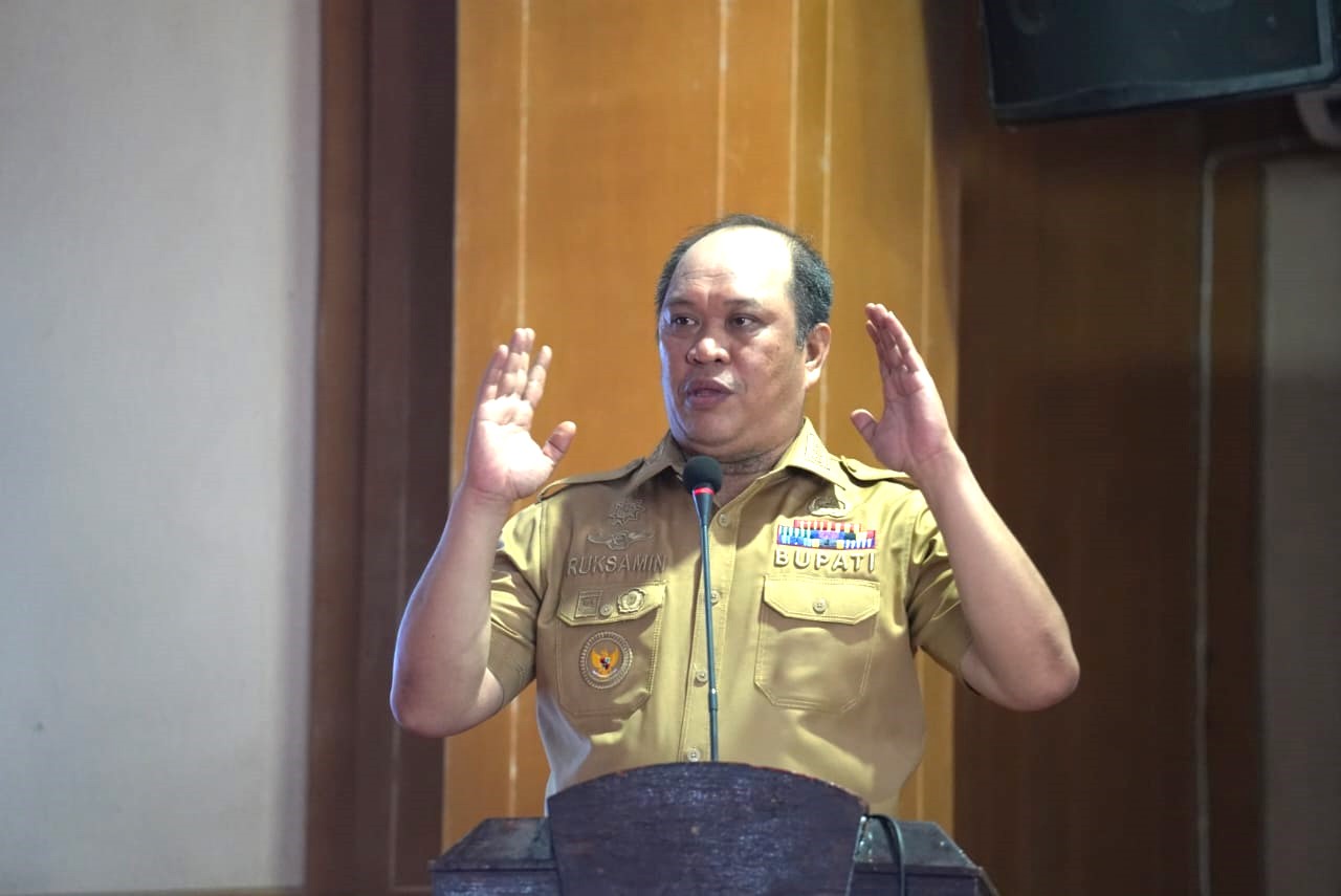 Bupati Konawe Utara, H. Ruksamin