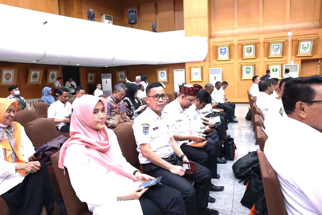 Inspektur Daerah Bombana, Muslihin, SP saat menghadiri Rakor Penguatan APIP