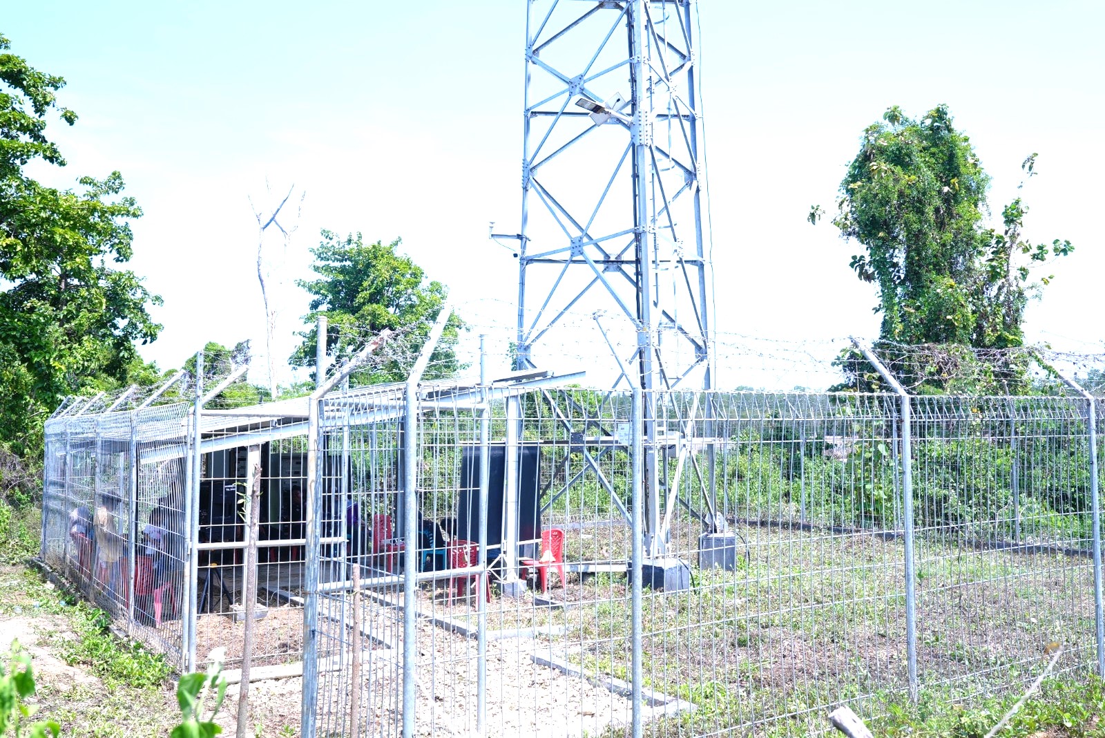 salah satu Base Transceiver Station (BTS) yang dibangun di Bombana