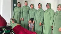 Anggota Persit Bombana saat melakukan donor darah