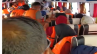 Suasana didalam Kapal usai dihantam ombak besar