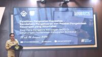 Pj. Bupati Bombana Drs. Edy Suharmanto, M.Si., saat membuka dengan resmi Diklat Penguatan Kapasitas Bagi Bendahara Pengeluaran dan Pejabat Penatusahaan Keuangan Satuan Kerja Perangkat Daerah