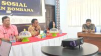 Kepala Dinas Sosial Kabupaten Bombana, Mappatang (Tengah) saat menyampaikan arahannya