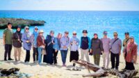 Tim dari Dinas Pariwisata Bombana dan ITB saat survey di Desa Ranokomea