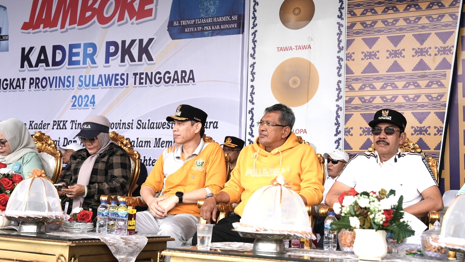 Penjabat (PJ) Bupati Bombana, Drs. Edy Suharmanto, M.Si (Paling Kanan)