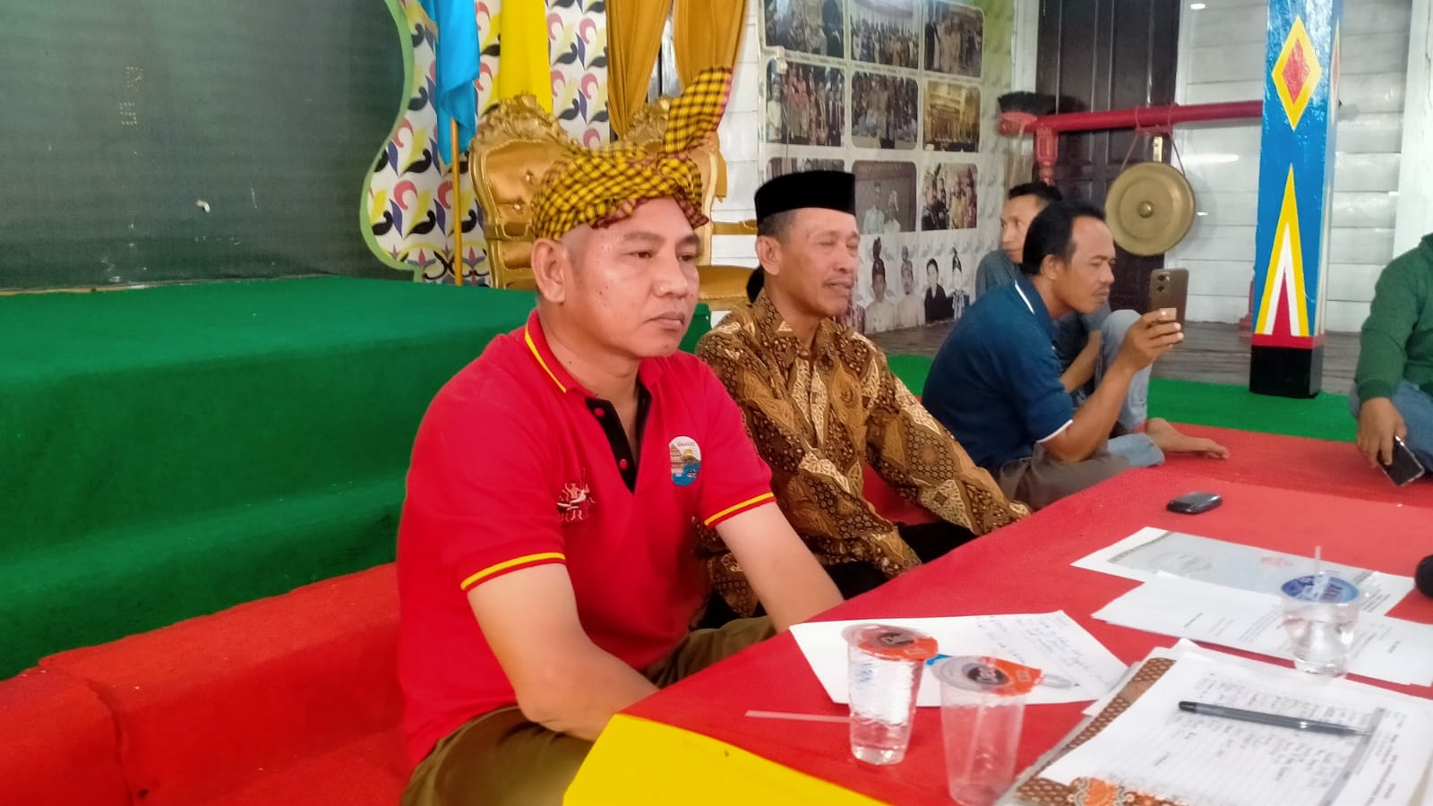 Anton Ferdinan (Paling Kiri) 