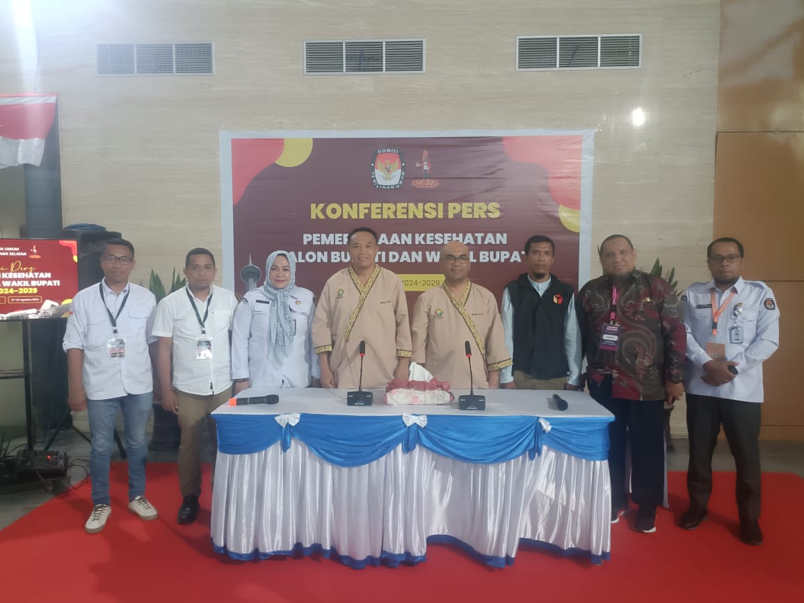 Rajiun-Purnama sebelum menjalani pemeriksaan kesehatan.