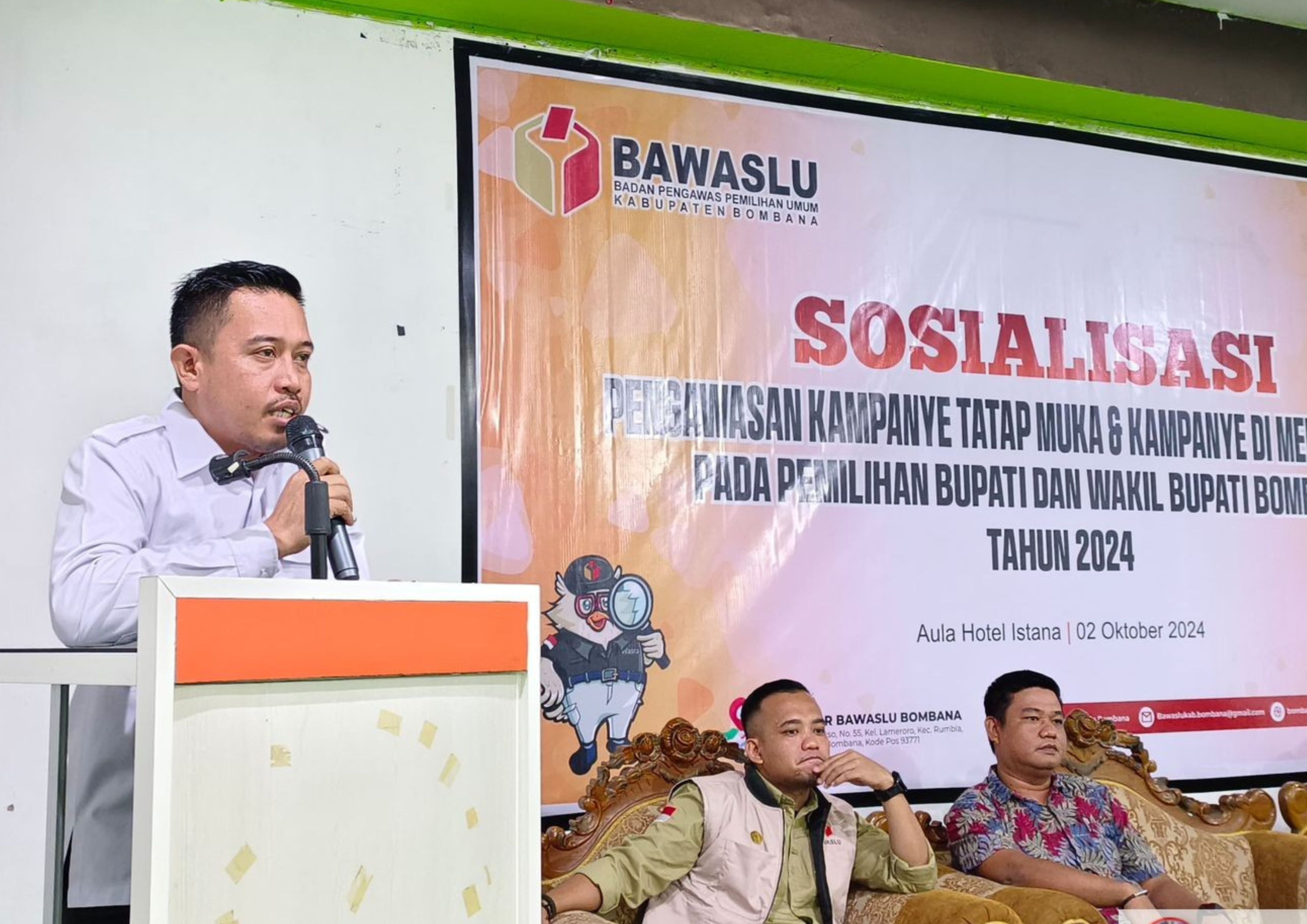 Ketua Bawaslu Bombana, Irpan, S.H., M.Kn saat menyampaikan sambutannya