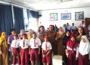 Foto bersama usai seremoni pembukaan kegiatan