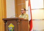 Penjabat (Pj) Gubernur Sulawesi Tenggara, Komjen Pol (Purn) Dr. (H.C) Andap Budhi Revianto, S.I.K., M.H saat memberikan sambutannya