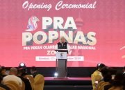 Sekretaris Daerah Provinsi Sulawesi Tenggara, Drs. H. Asrun Lio, M.Hum., Ph.D saat membuka kegiatan