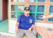 Kepala Desa Bungi, Rahmat Riadi, saat diwawancarai awak media di lokasi kejadian.