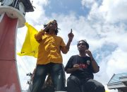 Patto dari Barisan Milenial Harum Mola Raya saat menyampaikan orasinya