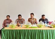 Plt. Camat Kodeoha Syahlan Launu, SH (Kedua dari Kanan)