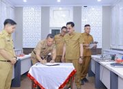 Kepala Badan Kesbangpol Bombana, dr. Sunandar, M.MKes
