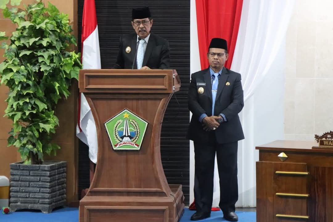 Bupati Drs.H.Nurrahman Umar,MH dan Wakil Bupati Kolaka Utara H.Jumarding,SE
