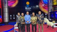 Wakil Bupati Kolaka Utara, H. Jumarding, SE (Kedua dari Kanan) bersama Wakil Menteri Dalam Negeri, Bima Arya (Tengah) saat mengikuti kegiatan.