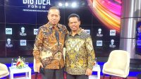 Wakil Bupati Kolaka Utara (Kolut), H. Jumarding, SE (Kanan) dan Menteri Koperasi dan UKM RI Ferry Joko Juliantoro (Kiri), usai tampil sebagai pembicara dalam The Big Idea Forum yang digelar CNN Indonesia di Studio 2, Gedung TransMedia, Jakarta Selatan, Kamis (11/9/2025).