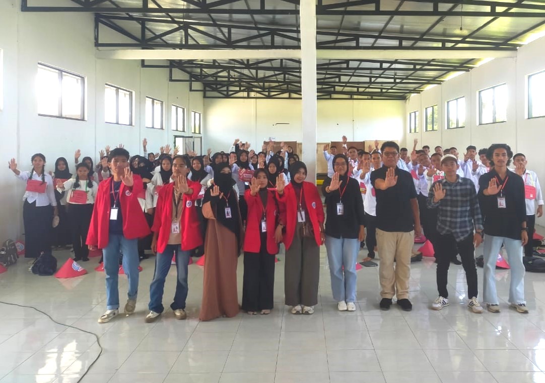 Foto Bersama usai Penyuluhan Bebas Tanpa Narkoba di Kampus Politeknik Bombana
