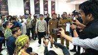 Suasana Dialog Antara Pemerintah Kabupaten Bombana dan Massa Aksi