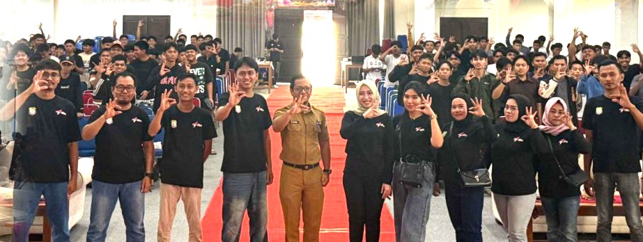 Pemerintah Kabupaten Bombana resmi membuka Esports Open Tournament ESI Bombana Cup III 2025 di Gedung Tanduale. Turnamen ini diharapkan melahirkan atlet esports berprestasi dan mendorong perkembangan ekosistem esports di daerah.
