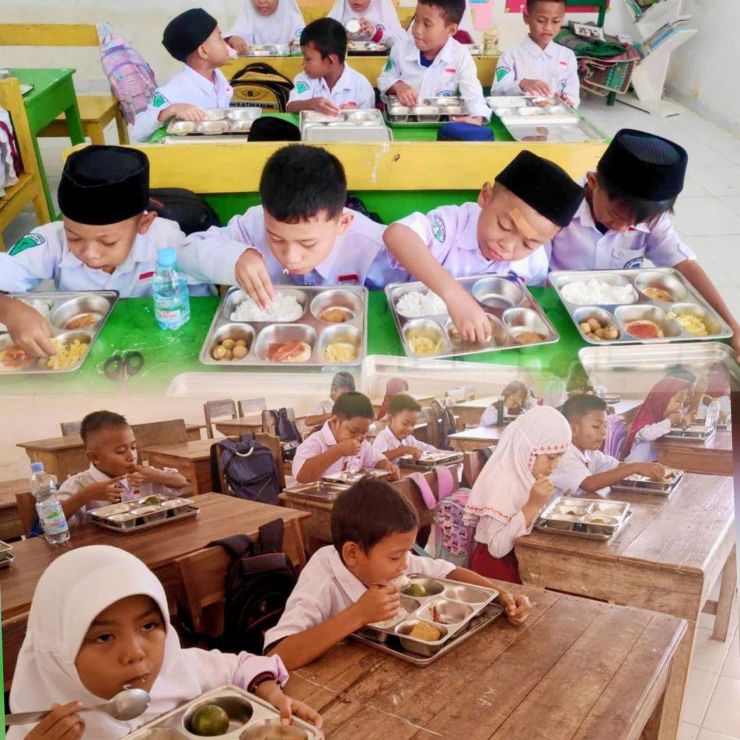 Siswa sekolah dasar di Kabupaten Bombana menikmati menu Program Makan Bergizi Gratis (MBG) saat jam makan di kelas. Program ini menjadi upaya pemerintah dalam meningkatkan asupan gizi anak sekaligus mendukung tumbuh kembang generasi muda yang sehat dan produktif.