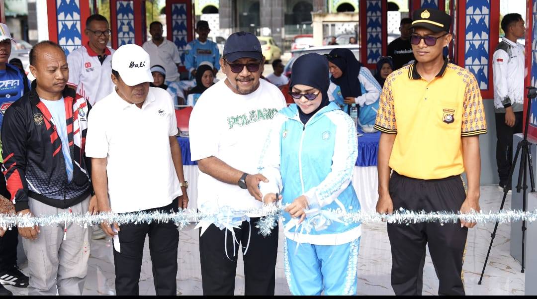 Bupati Bombana Burhanuddin meresmikan RTH Taman Merdeka Boepinang di Kecamatan Poleang sebagai ruang publik baru yang diharapkan menjadi pusat aktivitas masyarakat sekaligus mempercantik wajah kawasan Boepinang.