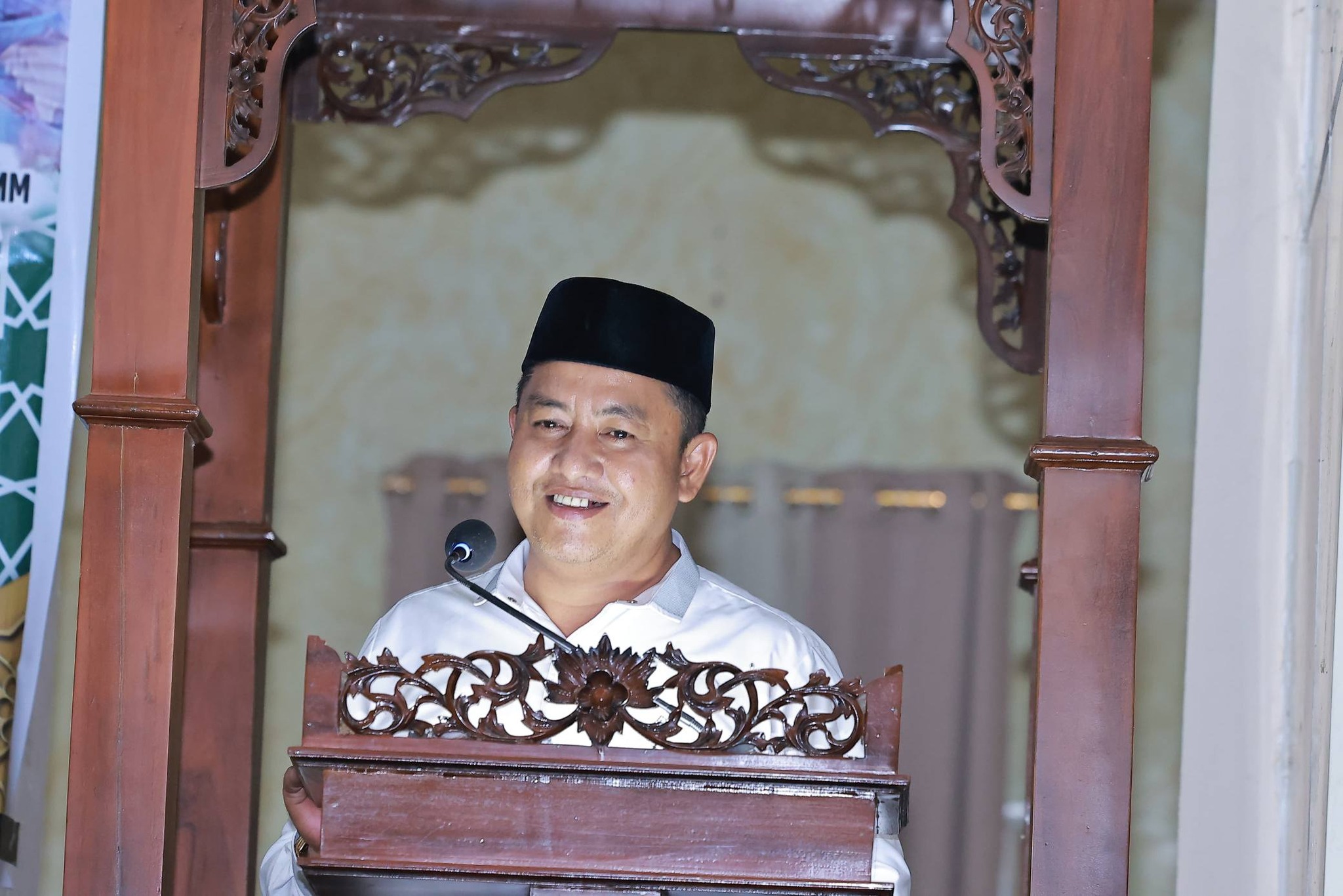Pemkab Bombana menggelar peringatan Isra Mi’raj 1447 H di Masjid Agung Nurul Iman Kasipute. Wakil Bupati Ahmad Yani mengajak masyarakat memperkuat iman, disiplin salat, dan persatuan.