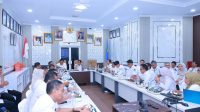 Pemerintah Kabupaten Bombana menggelar rapat persiapan kunjungan Ketua TP PKK Provinsi Sulawesi Tenggara pada 9–10 Februari 2026 guna memastikan seluruh agenda kegiatan berjalan tertib, aman, dan memberikan manfaat bagi program pemberdayaan keluarga.