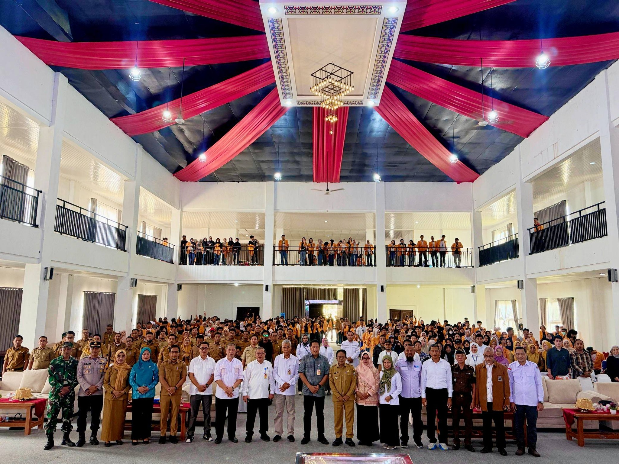 Pemerintah Kabupaten Bombana menerima 610 mahasiswa KKN Reguler Berdampak Batch 1 Universitas Halu Oleo tahun 2026 yang akan melaksanakan pengabdian masyarakat dengan fokus pemberdayaan masyarakat dan keberlanjutan lingkungan.