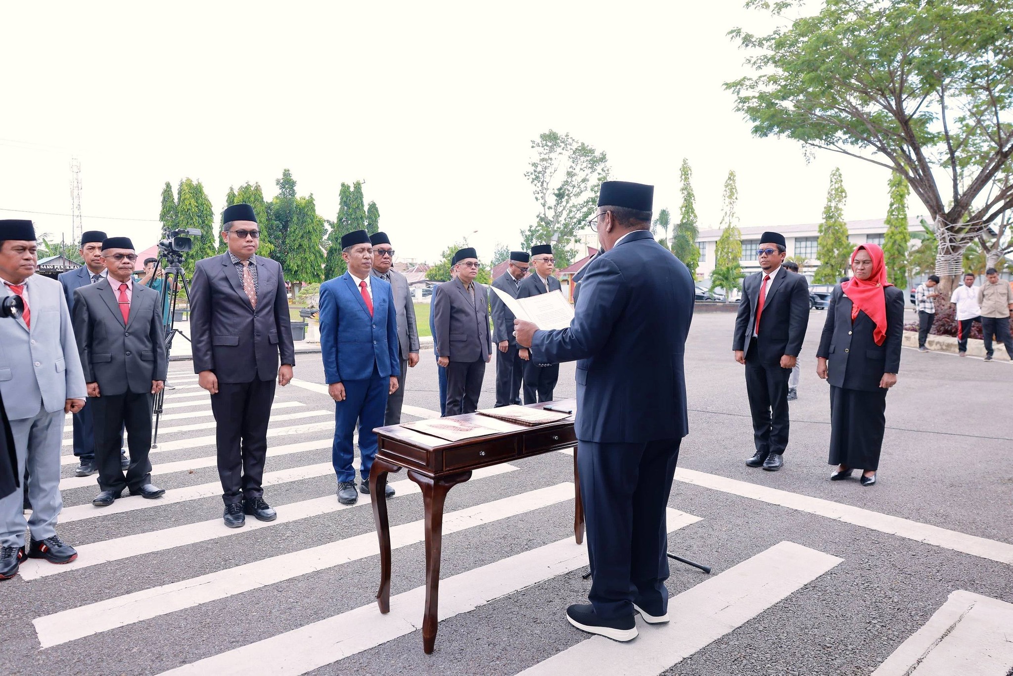 Bupati Bombana Ir. Burhanuddin melantik 24 Pejabat Pimpinan Tinggi Pratama di lingkungan Pemerintah Kabupaten Bombana sebagai langkah memperkuat birokrasi, meningkatkan kinerja pemerintahan, dan mempercepat pembangunan daerah.