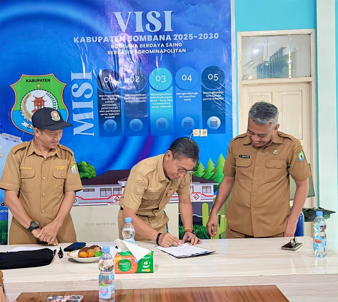 Serah terima jabatan (sertijab) Kepala Dinas Komunikasi, Informatika dan Statistik (Diskominfos) Kabupaten Bombana berlangsung khidmat dan penuh kehangatan di Aula Kantor Dinas Kominfo