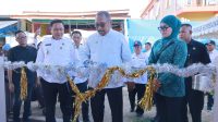 Bupati Bombana Ir. Burhanuddin, M.Si meresmikan pembangunan los ikan di Pasar Tadoha Mappaccing, Kecamatan Rumbia Tengah