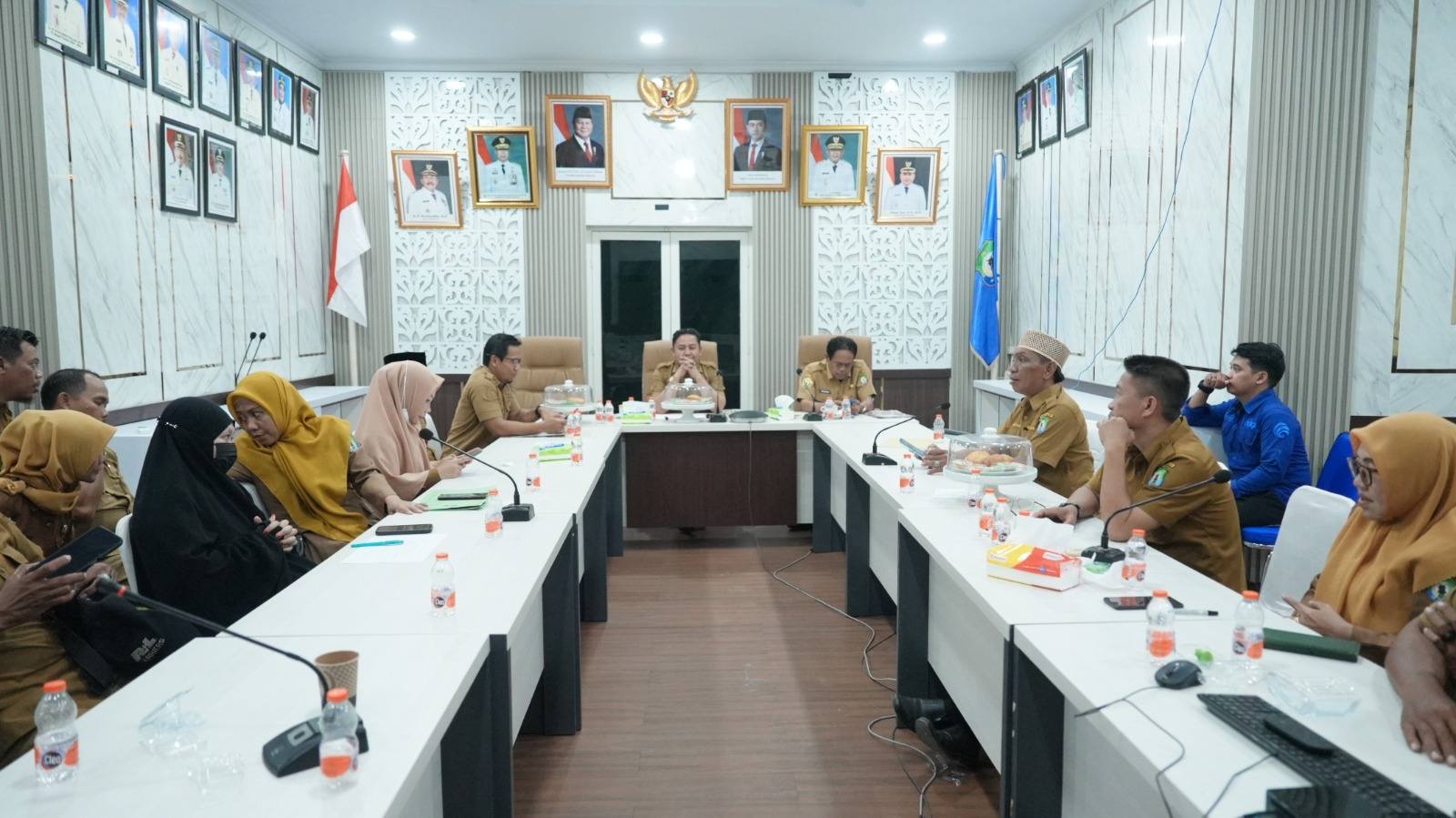 Pemerintah Kabupaten Bombana mulai melakukan langkah awal identifikasi sumber mata air di seluruh desa dan kelurahan di Pulau Kabaena