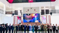 Bupati dan Wakil Bupati Bombana resmi melantik Ir. Syahrun, ST., M.PW sebagai Sekda definitif Kabupaten Bombana. Pelantikan berlangsung di Ruang Tanduale dan dihadiri Forkopimda serta pejabat daerah.