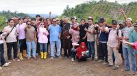 menghadiri kegiatan panen ikan air tawar sekaligus bersilaturahmi dan berdialog langsung dengan warga di Dusun Sangkama dan Dusun Tuturpo, Desa Tongkoseng,