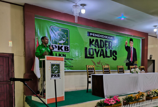 DPC PKB Bombana menggelar Pendidikan Kader Loyalis sebagai langkah memperkuat konsolidasi organisasi dan ideologi partai menjelang Pemilu 2029. Sebanyak 100 kader dipersiapkan menjadi ujung tombak politik kehadiran hingga tingkat desa.