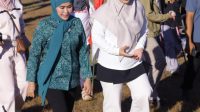 Ketua TP PKK Sulawesi Tenggara Arinta Andi Summanggerukka mengunjungi Padang Pajongang, Bombana, dalam Famtrip Overland 2026. Kunjungan disambut Ketua TP PKK Bombana Fatmawati Kasim Marewa bersama kader dan pelajar untuk memperkenalkan potensi wisata dan budaya daerah.