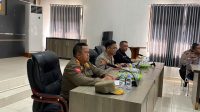 Kasat Pol PP Bombana H. Pajawa Tarika menekankan pentingnya sinergi dengan Bhabinkamtibmas, pemerintah desa, Satlinmas, dan masyarakat untuk memperkuat deteksi dini serta menjaga ketenteraman dan ketertiban umum.