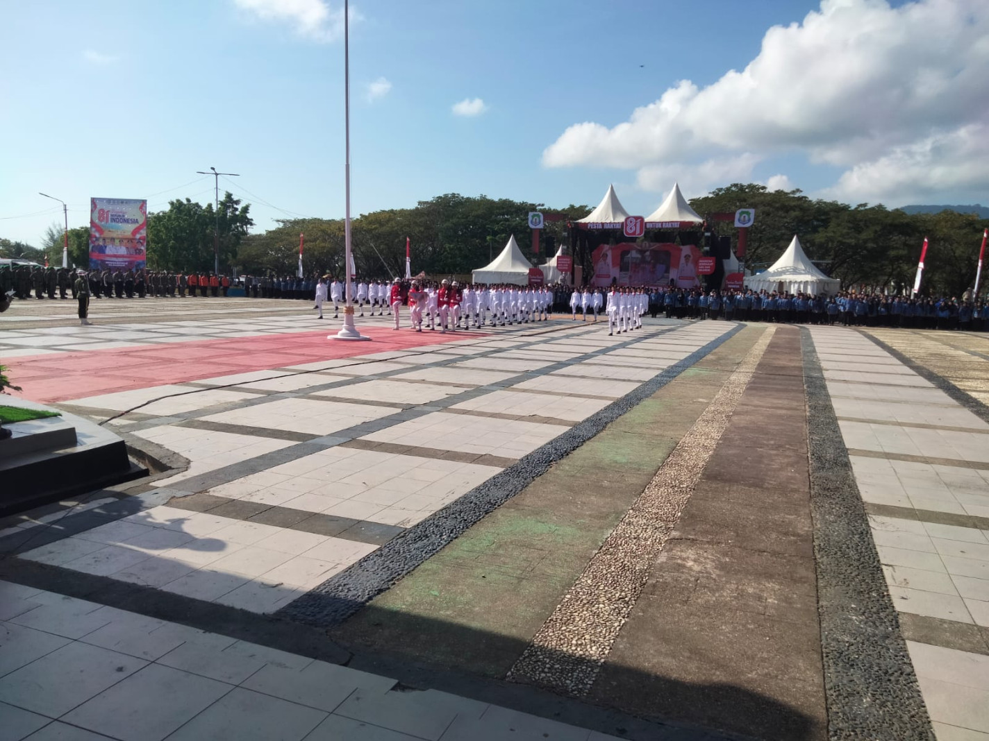 BPBD Kabupaten Bombana mengikuti upacara HUT ke-81 Kemerdekaan RI di Lapangan Eks MTQ bersama jajaran pemerintah daerah, TNI-Polri, pelajar, dan mahasiswa untuk memperkuat semangat nasionalisme dan pengabdian kepada masyarakat.