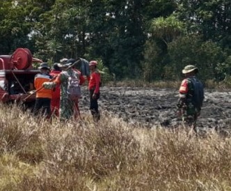 Kebakaran kembali terjadi di kawasan TNRAW Bombana. BPBD bersama TNI, Polri dan Manggala Agni bergerak melakukan pemadaman dan pengendalian api.