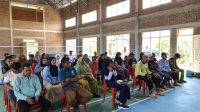 Dinas Sosial Bombana memberikan bimbingan sosial bagi lanjut usia terlantar dan penyandang disabilitas terlantar di Desa Biru, Poleang Timur, untuk memperkuat pelayanan, pendampingan, dan perlindungan sosial.