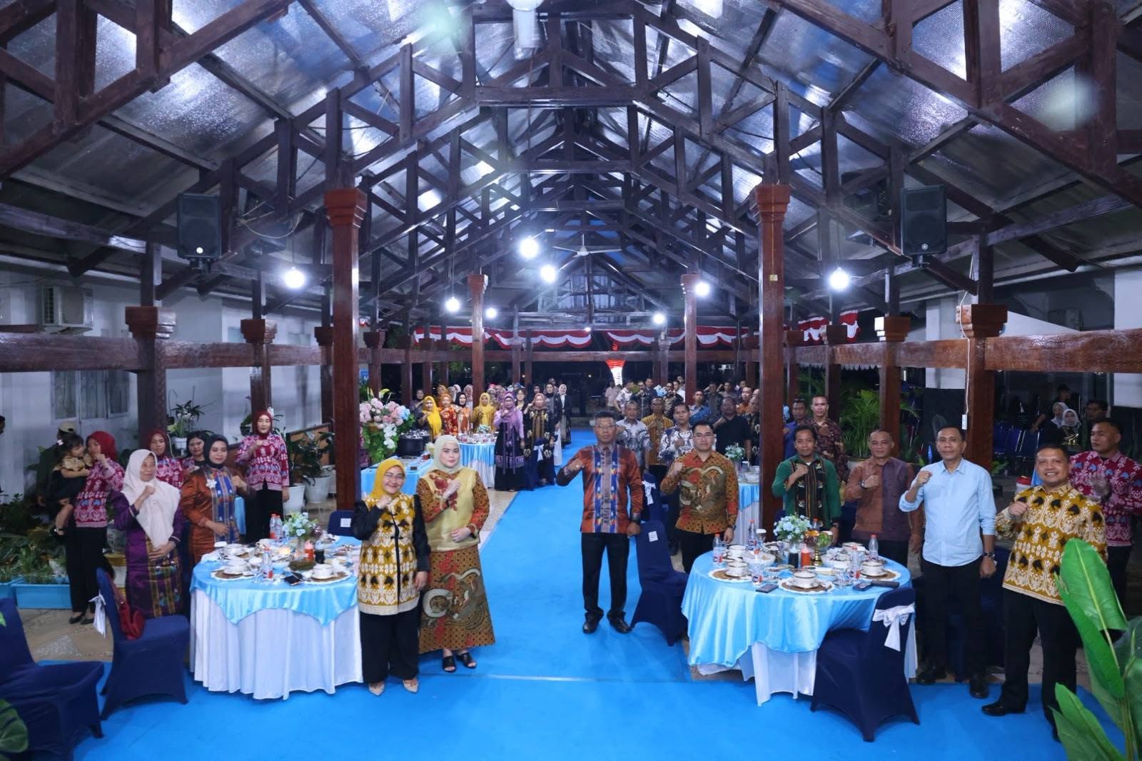 Pemkab Bombana menggelar pisah sambut Kapolres dari AKBP Eko Sutomo kepada AKBP Irwandhy Idrus di Pendopo Rujab Bupati, Sabtu (1/8/2026), sekaligus memperkuat sinergi menjaga keamanan dan mendukung pembangunan daerah.